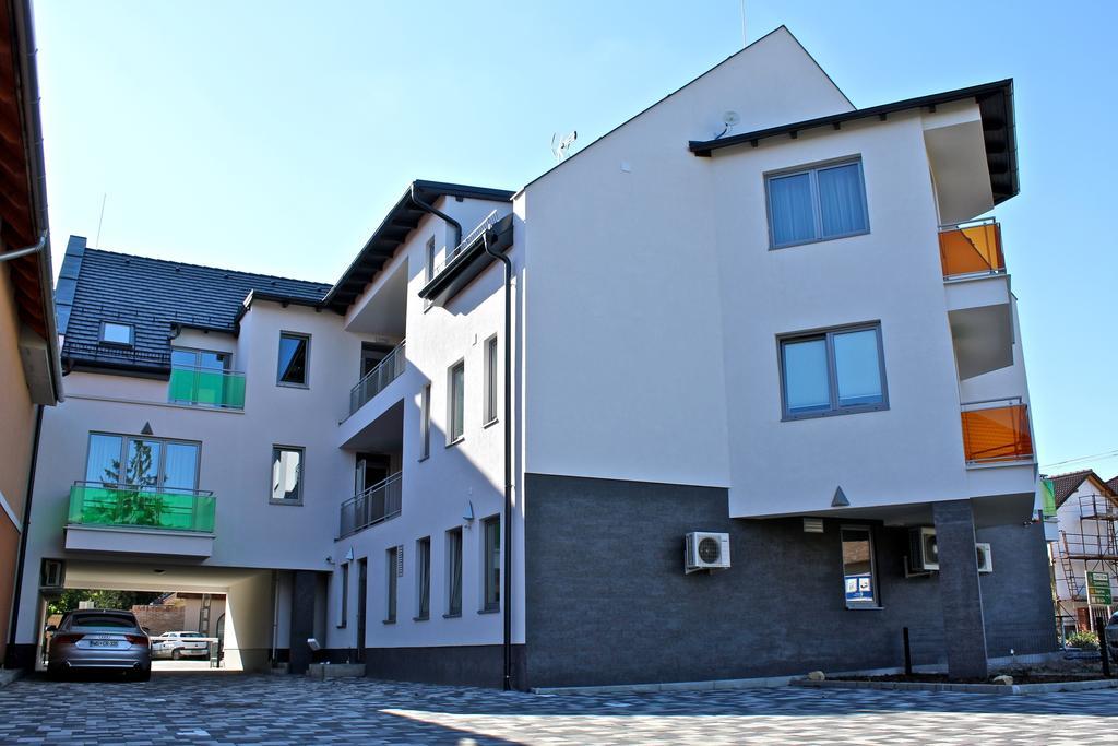 Olive Apartman Шарвар Экстерьер фото